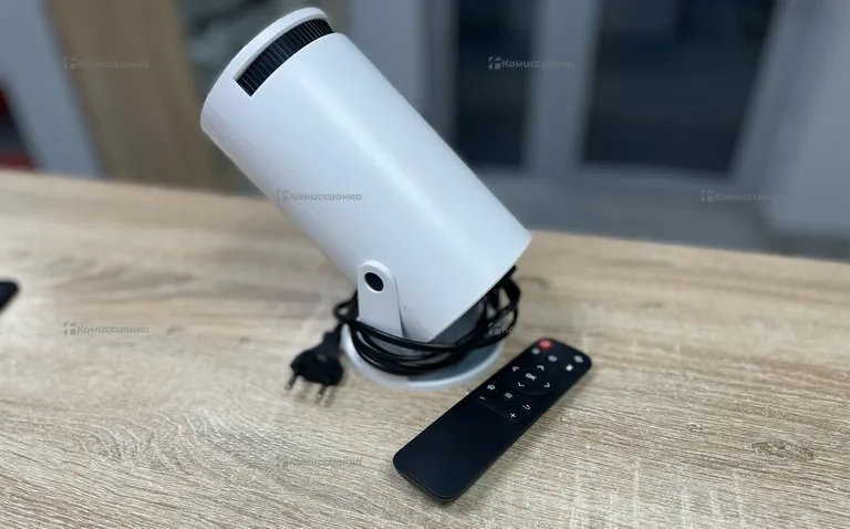 Проектор  LCD projector HY300