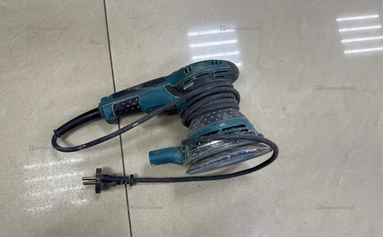 полировальная машинка Makita. bo5041