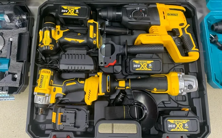 набор инструментов Dewalt 4 в 1