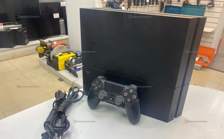 Игровая приставка PS4 Fat 500gb