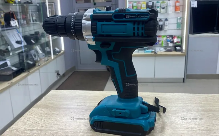 Шуруповерт Makita + набор реп.