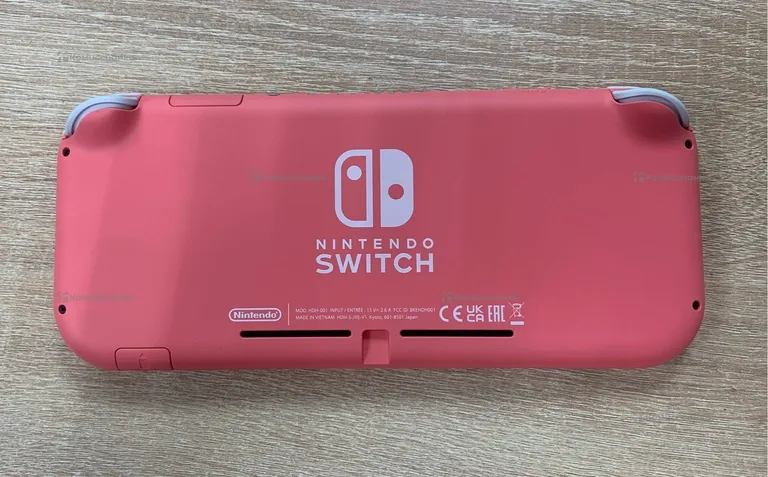 Приставка Nintendo Switch Lite 32 ГБ