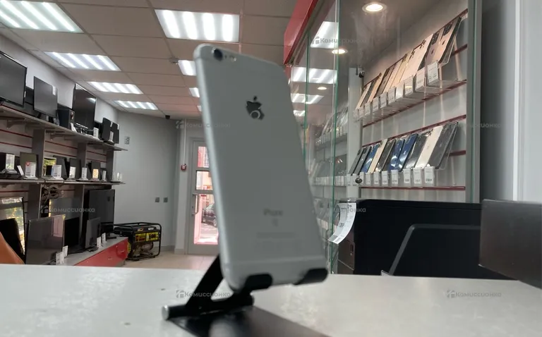 Apple iPhone 6S 16 ГБ
