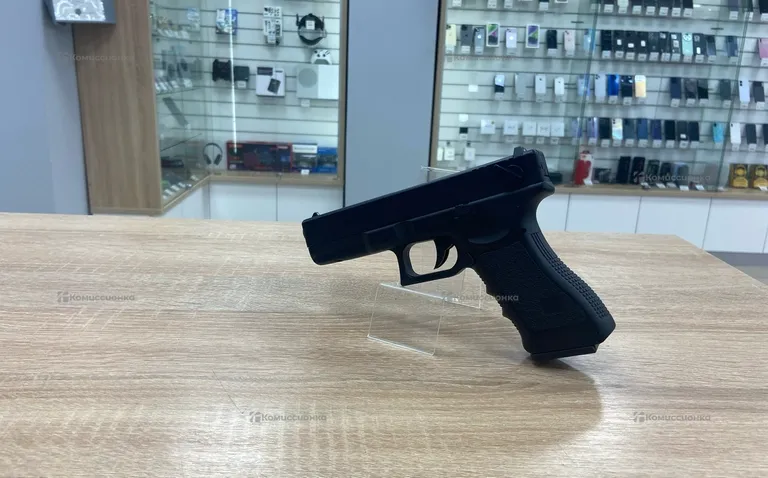 Страйкбольный пистолет CYMA CM.030