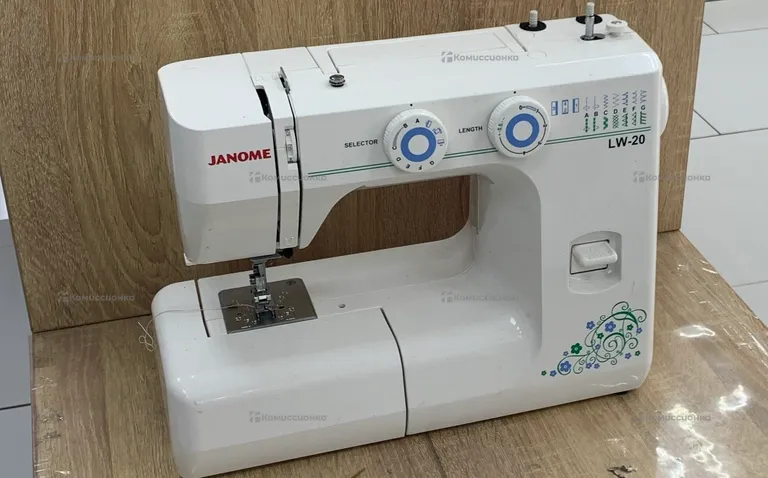 Швейная машина  Janome LW-20
