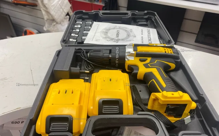 Аккумуляторный шуруповерт DeWalt Реплика..