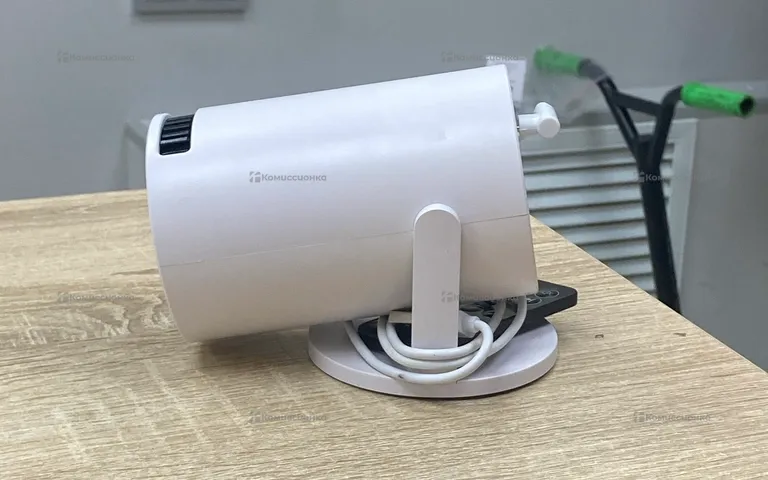 Проектор  LcD projector