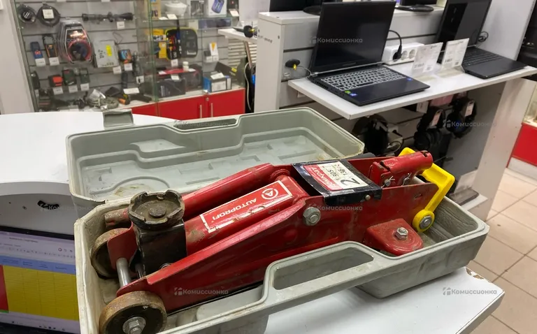 Домкрат полкатной Auto DP-17K