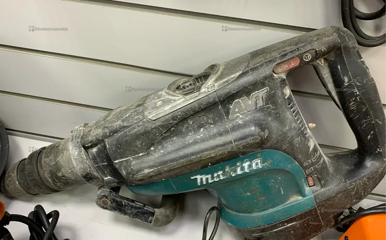 Перфоратор makita HR5210C