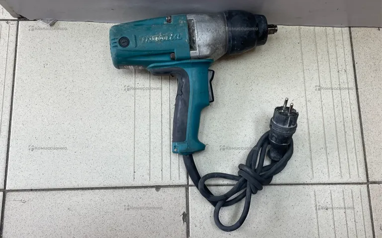 Гайковерт makita TW0350