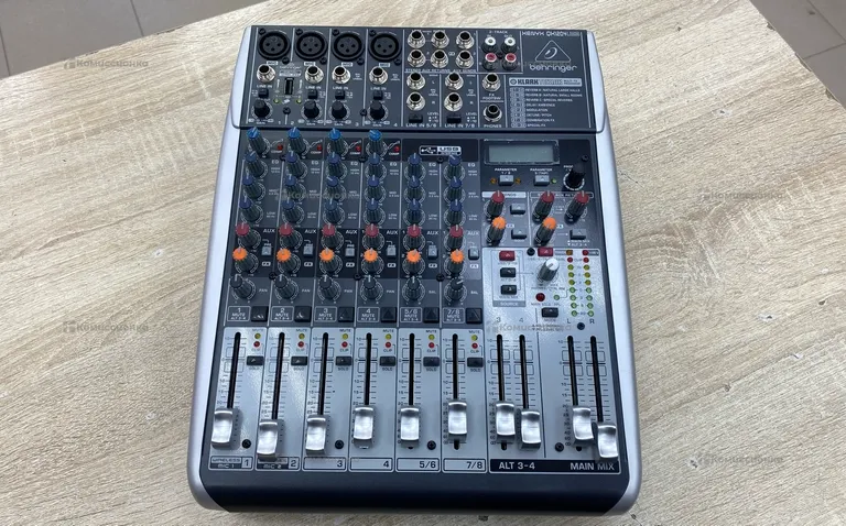 Микшер behringer QX204USB