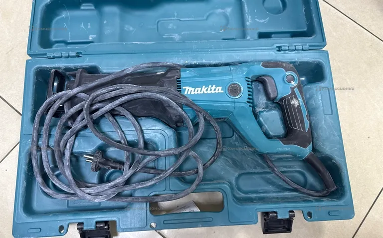 Сабельная пила Makita JR3051T