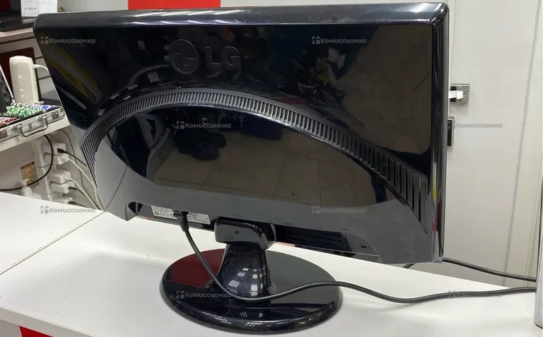 Монитор LG Flatron W2253V