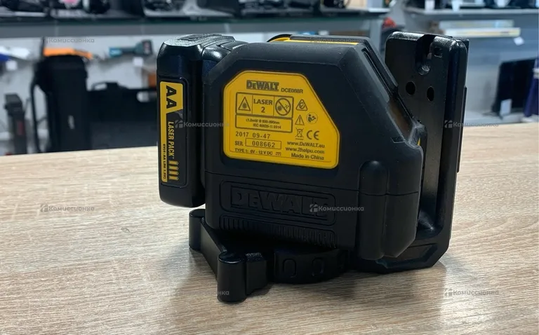 Лазерный уровень dewalt DCE088D1R