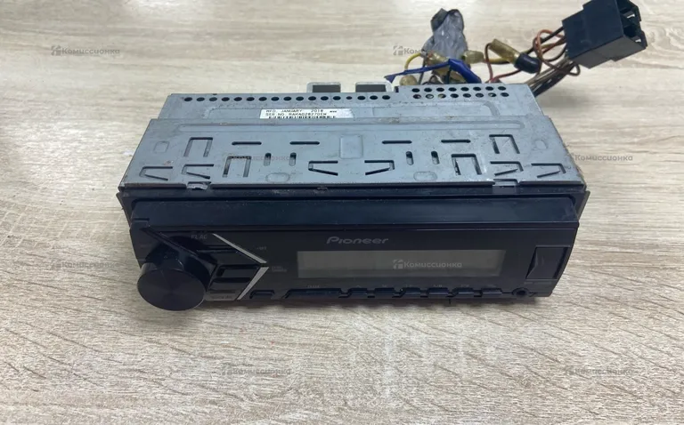 Автомагнитола  pioneer-s100ubw
