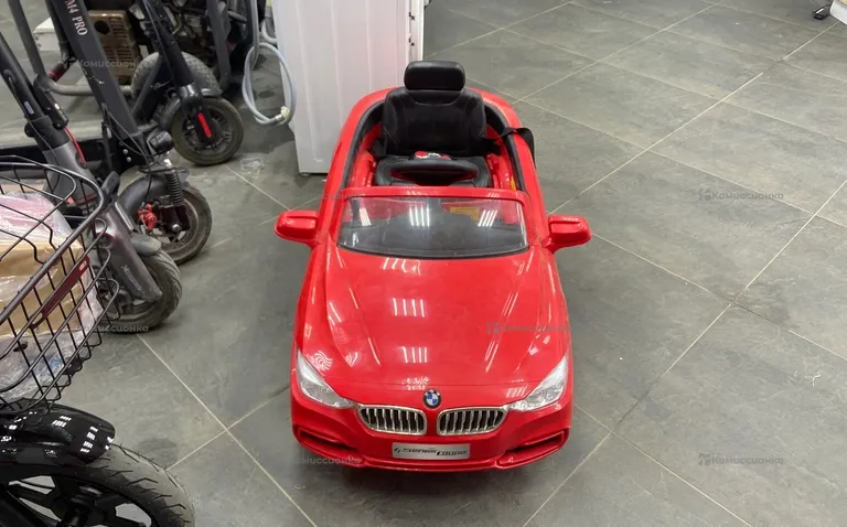 Детский автомобиль BMW