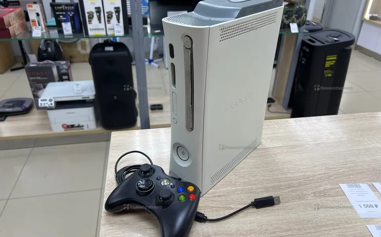 Приставка Xbox 360.