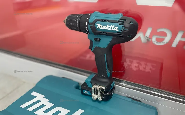 Дрель-Шуруповерт Makita DF333D