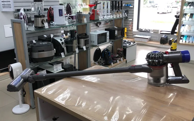 Пылесос Dyson V7