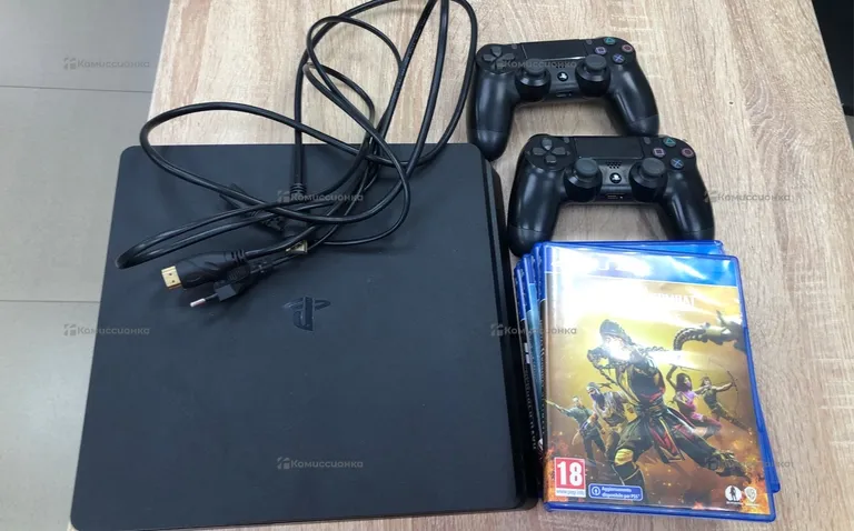 Приставка PS4 Slim 1Tb