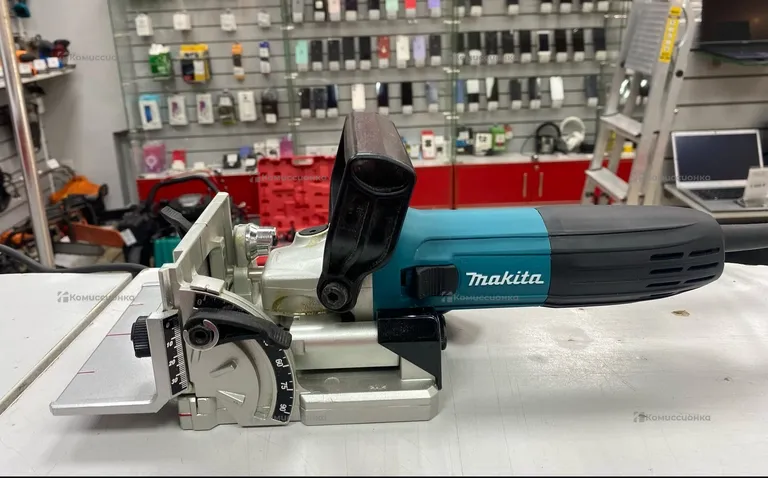 Фрезер makita PJ7000