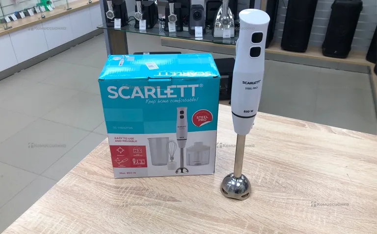 Блендер погружной Scarlett SC-HB42F06 белый