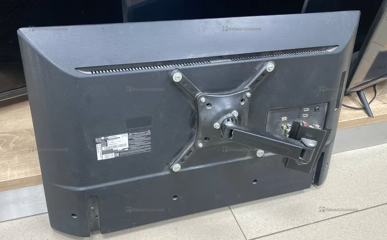 Телевизор LG 32LH590U