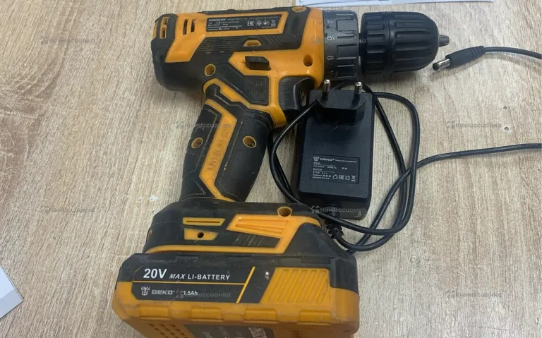 Аккумуляторная дрель шуруповерт Deko ZKCD20V