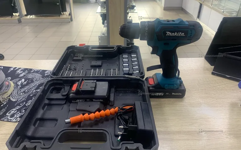 Дрель шуруповерт Makita