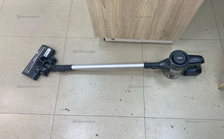 Пылесос вертикальный RED SOLUTION RV-UR362