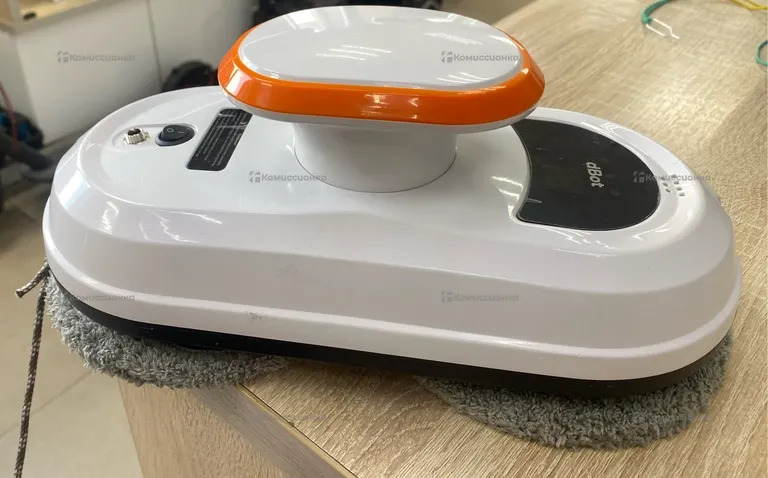 Робот-мойщик окон dBot W100