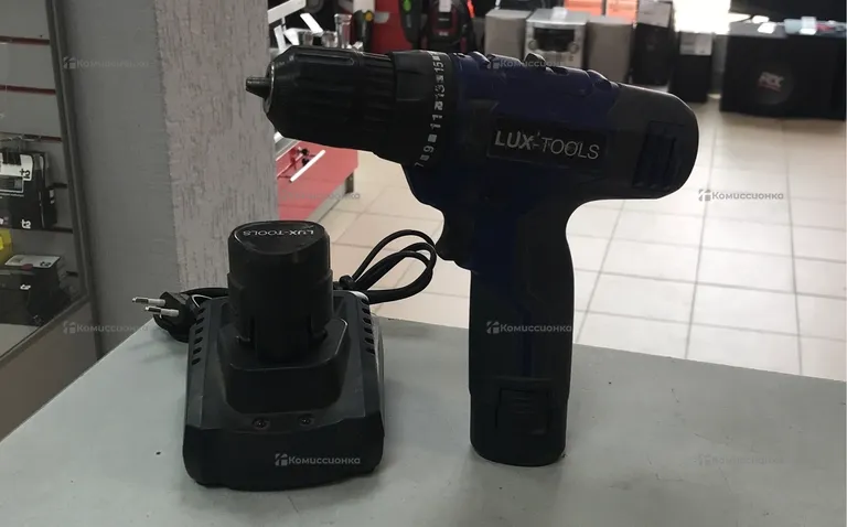 Дрель-шуруповерт LUX ABS-10.8Li
