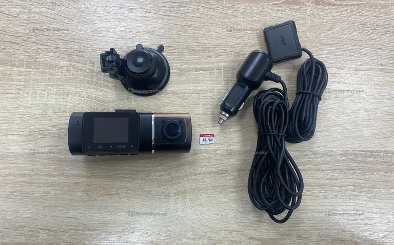 Видеорегистратор iBOX Flip GPS Dual