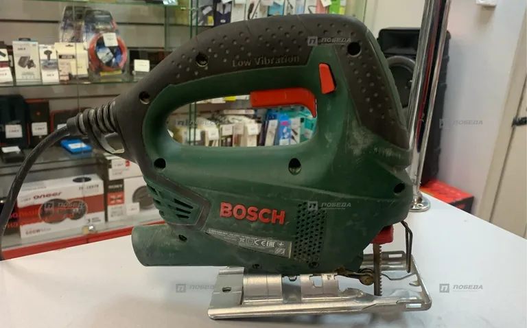 Электролобзик Bosch PST700E