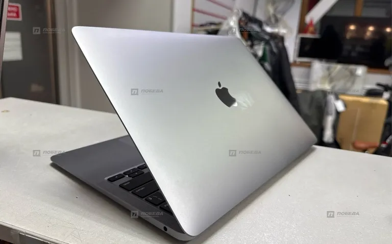 Ноутбук MacBook Air 13 2020 M1/256