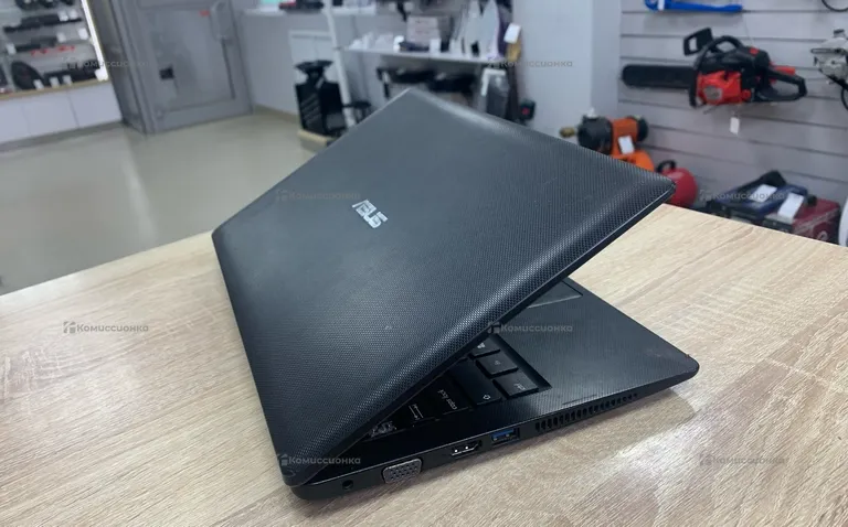 Ноутбук ASUS X200MA