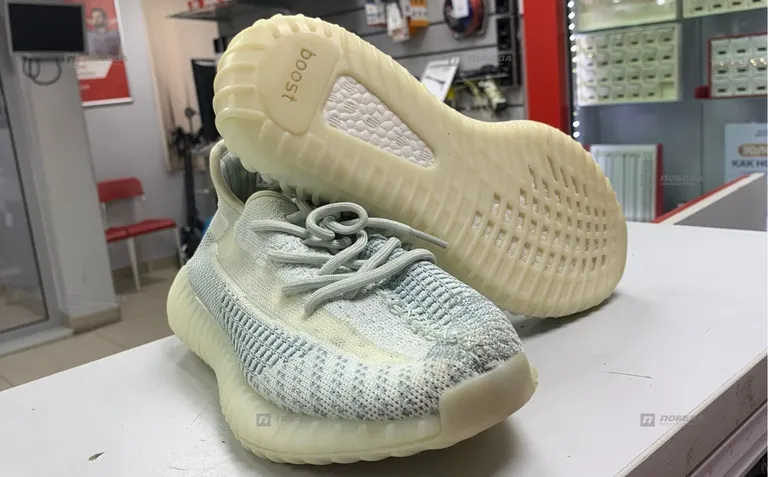 Кроссовки Adidas Yeezy Boost 350