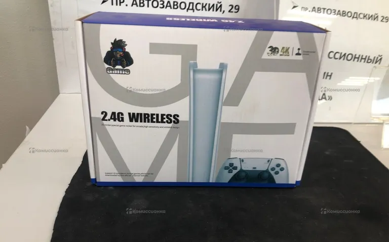 Приставка игровая консоль белая. 2.4G WIRELESS