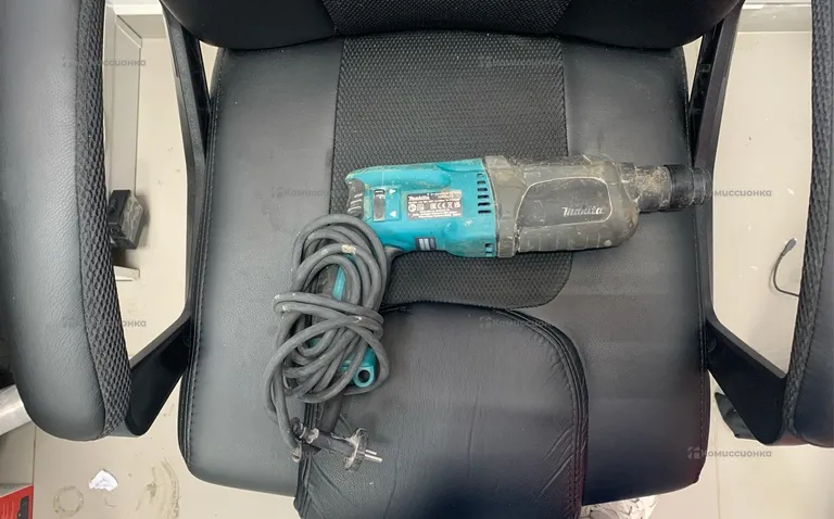 перфаратор makita HR2470