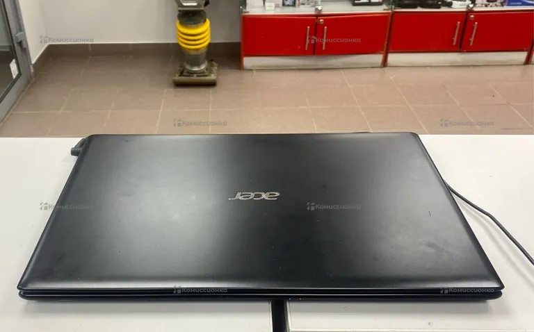 Ноутбук  acer aspire v5-551