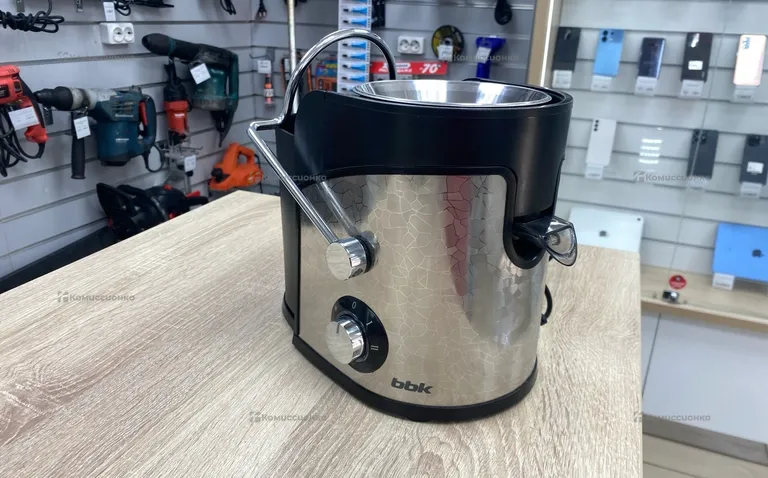 Соковыжималка BBK JC080-H03