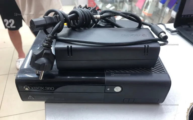 Приставка Xbox 360 500GB