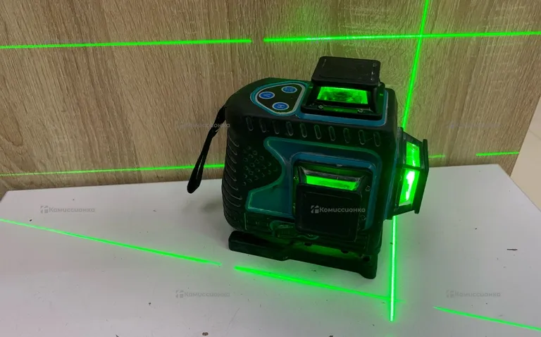 лазерный уровень Makita SKL4D-360