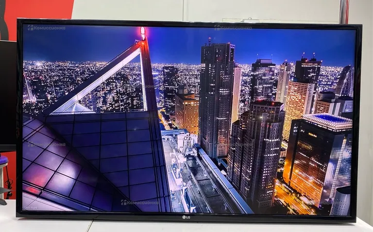Телевизор LG 43LH595V