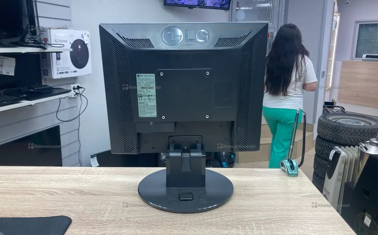 Монитор Samsung SyncMaster 720N
