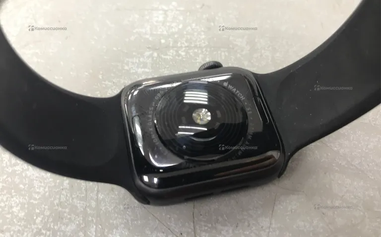 Часы  Apple Watch SE 2020