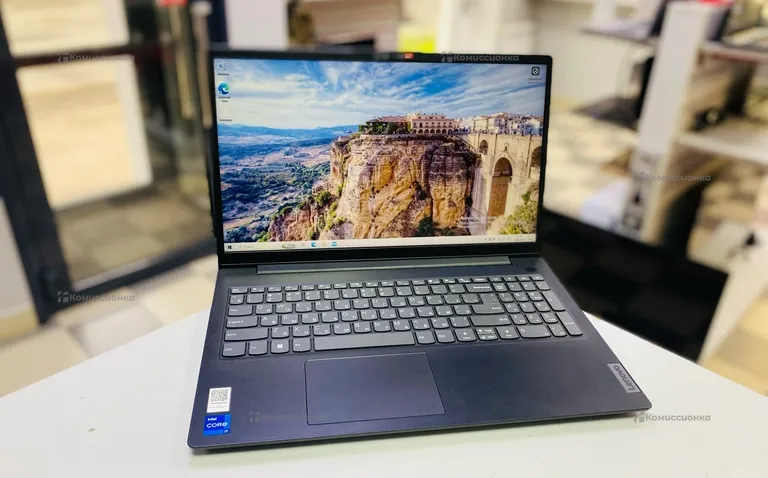 Ноутбук  Lenovo V15g31