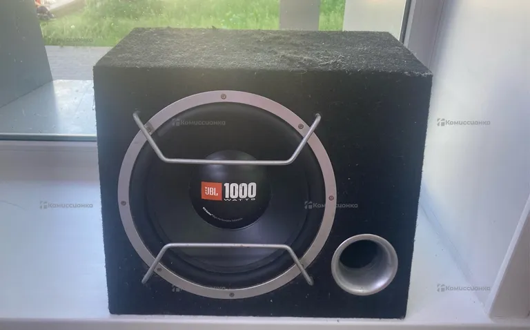 Сабвуфер Jbl 1000 WATTS GT4