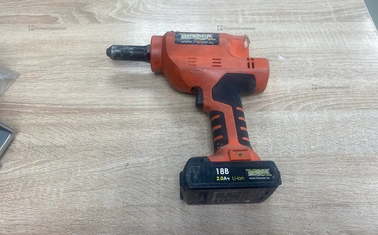 Аккумуляторный вытяжной заклепочник MESSER M1000 (