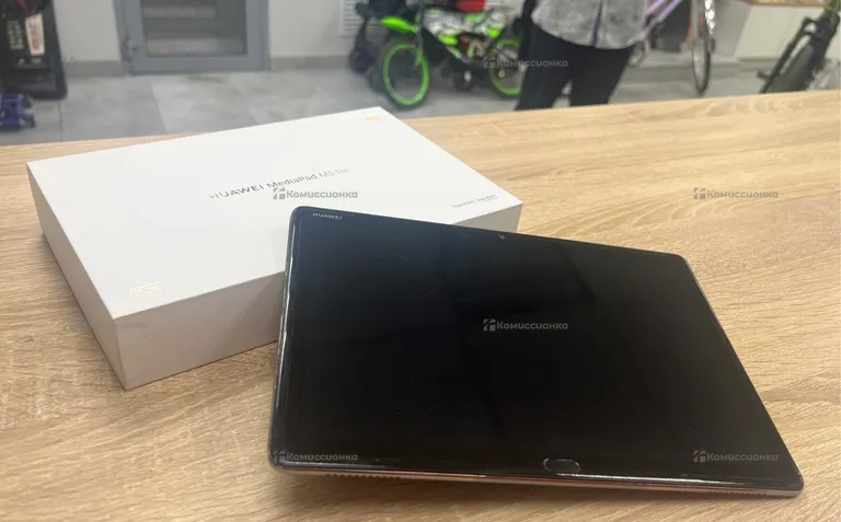 Планшет Huawei Huawei MediaPad m5 lite 10